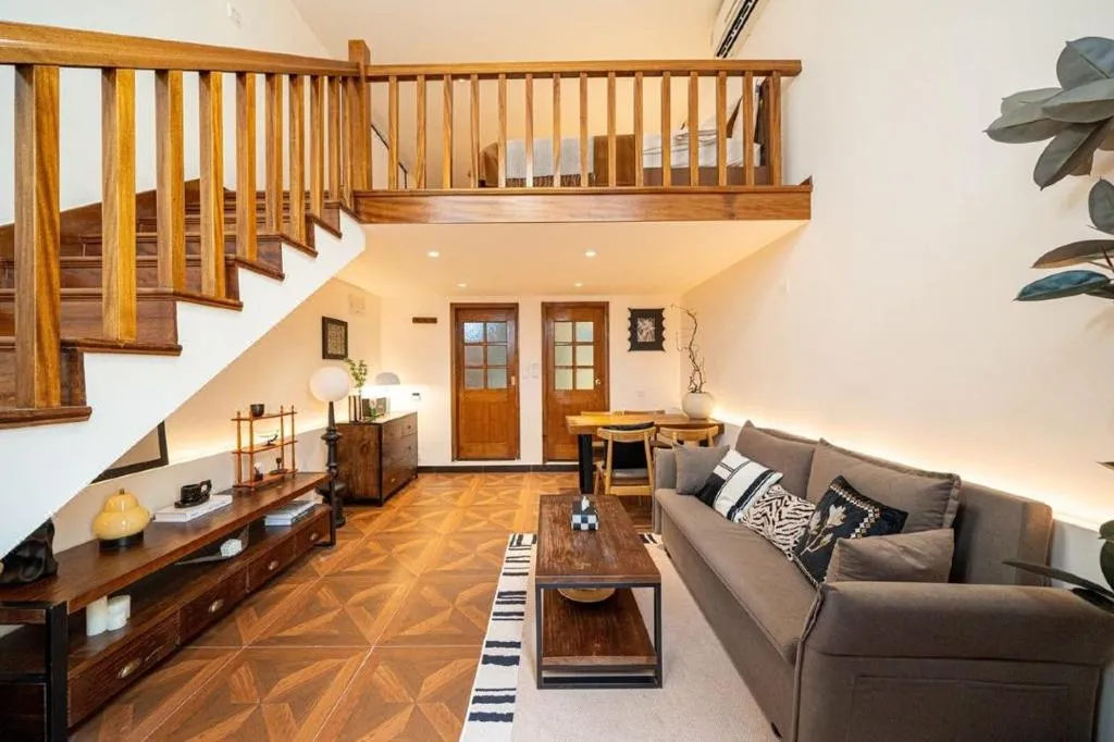 Image of Shanghai Hills & Well-time MCM Family B&B with Terrace Near Line2 Jing’an Temple