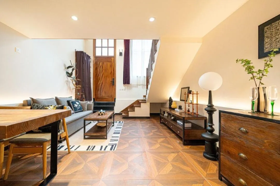 Image 1 of Shanghai Hills & Well-time MCM Family B&B with Terrace Near Line2 Jing’an Temple