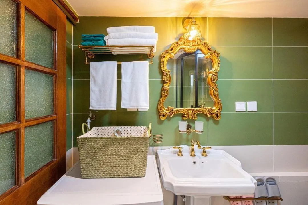 Image 2 of Shanghai Hills & Well-time MCM Family B&B with Terrace Near Line2 Jing’an Temple