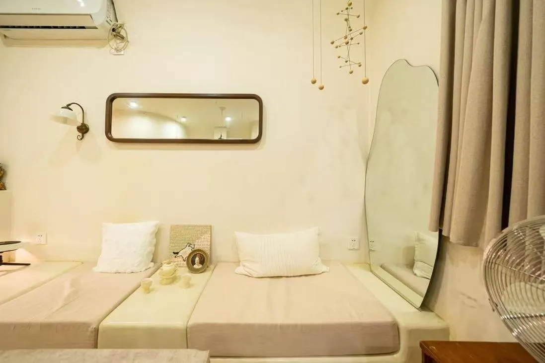 Image 1 of Shanghai Hills & Well-time Serene Loft one step away to Huaihai Rd