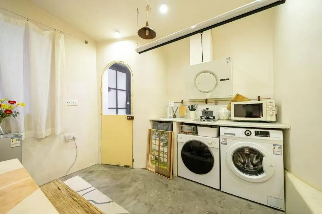 Image 6 of Shanghai Hills & Well-time Serene Loft one step away to Huaihai Rd