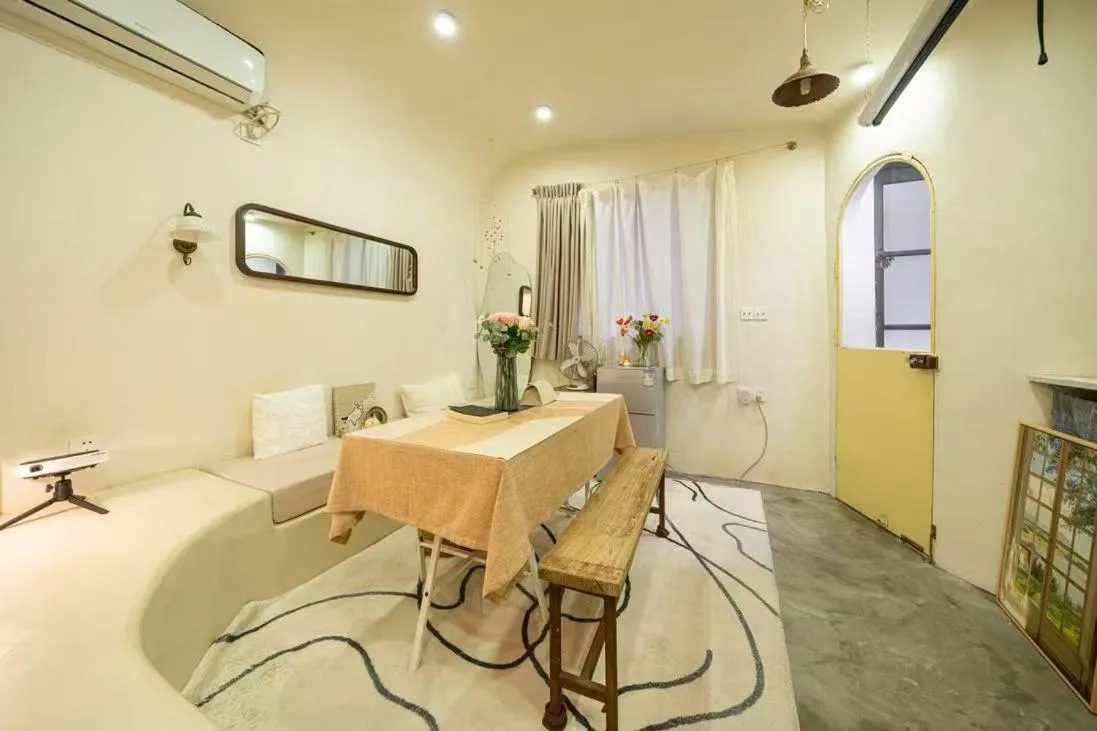 Image 3 of Shanghai Hills & Well-time Serene Loft one step away to Huaihai Rd