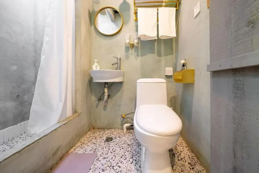 Image 2 of Shanghai Hills & Well-time Serene Loft one step away to Huaihai Rd