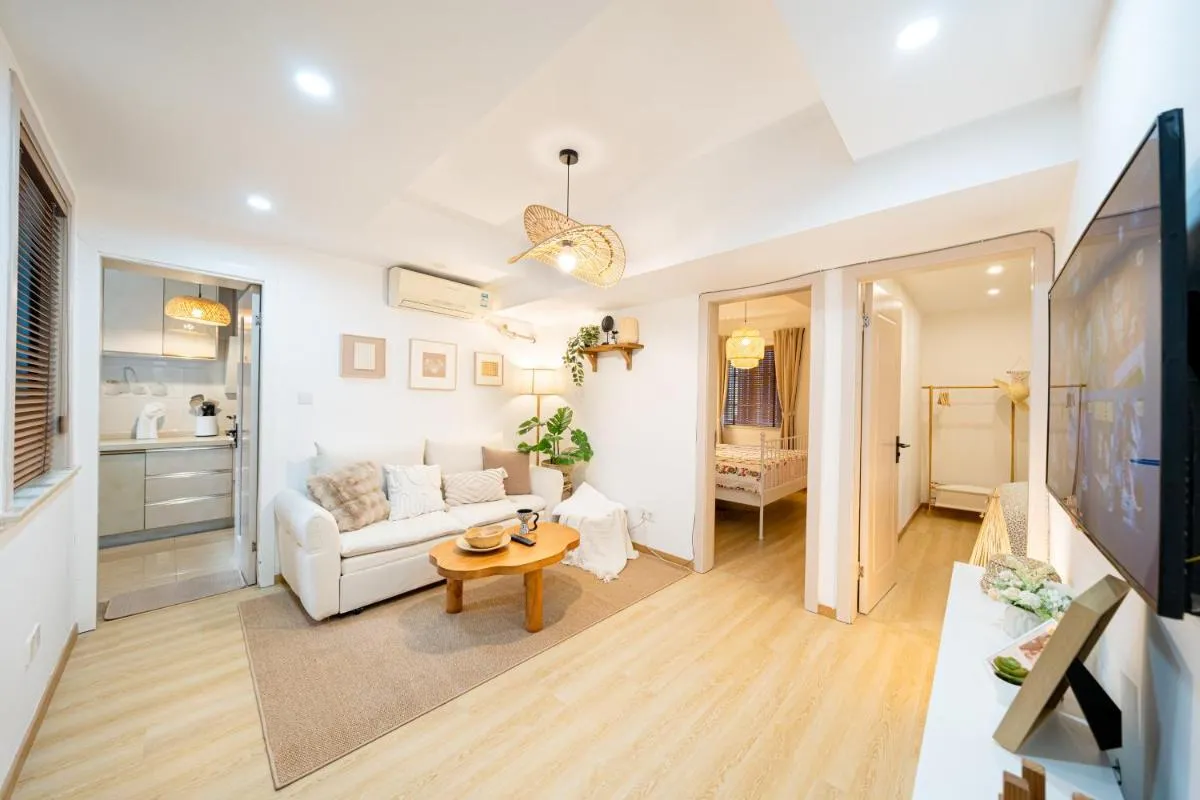 Image 4 of Shanghai Hills & Well-time Woodland 3 bedrooms Suite close to Photospot Wukang Mansion