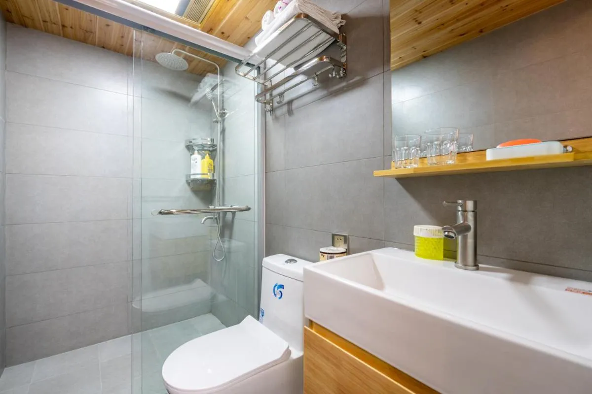 Image 2 of Shanghai Hills&XING 132 Family Homestay with 2 Bedrooms Near Mid Huaihai Rd and Metro Line 1&14