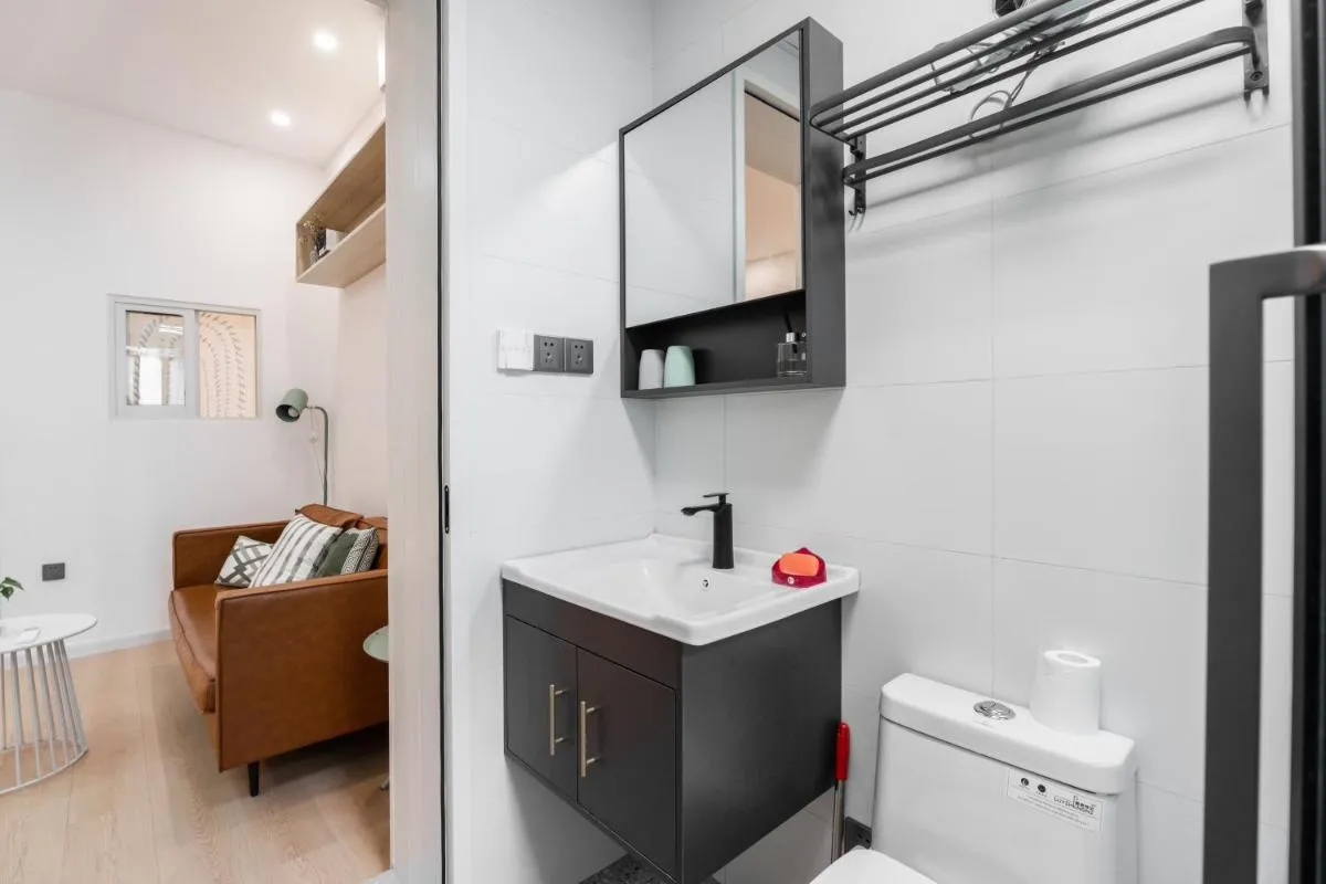 Image 2 of Shanghai Hills&XING 1885 Family Homestay Near Line2 & Line12 West Nanjing Road