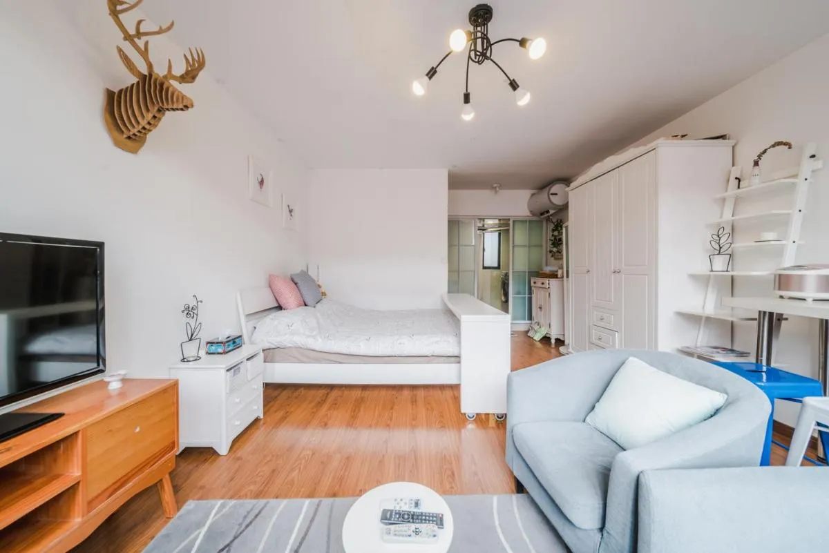 Image 4 of Shanghai Hills&XING 302 Homestay Near Mid Huaihai Rd and Metro Line 1&13