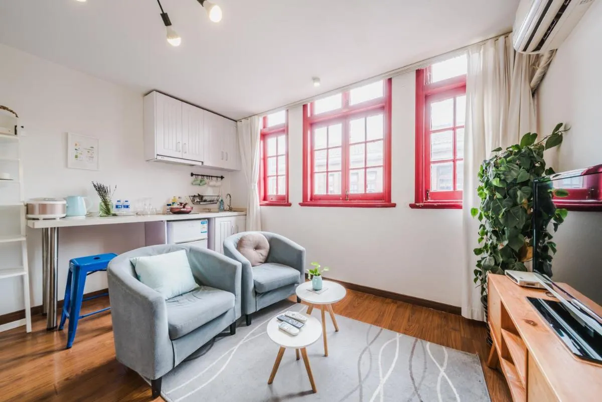 Image 2 of Shanghai Hills&XING 302 Homestay Near Mid Huaihai Rd and Metro Line 1&13