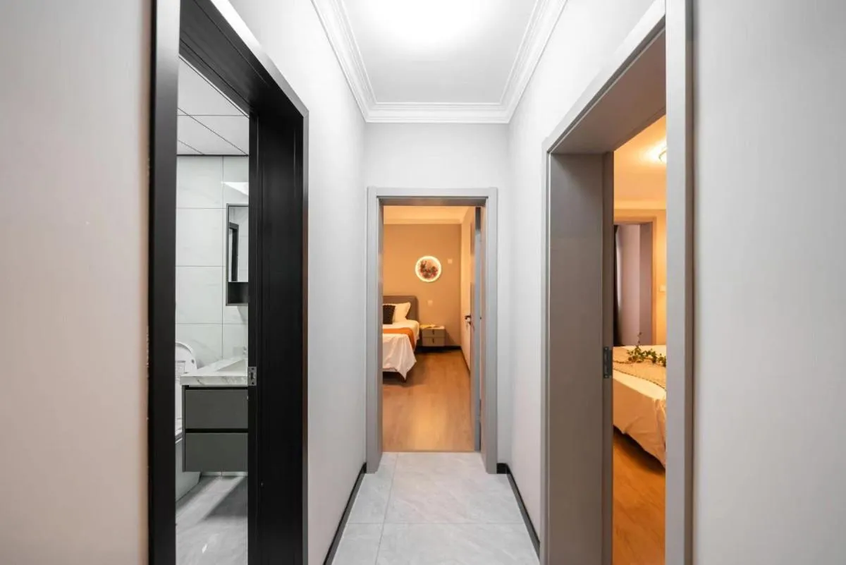 Image 2 of Shanghai Lemon Apartment