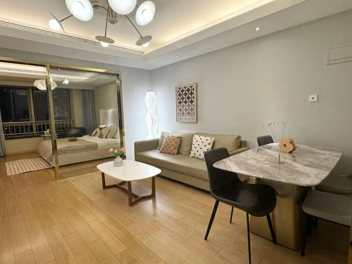 Image 3 of Shanghai Lerongju Boutique Apartment