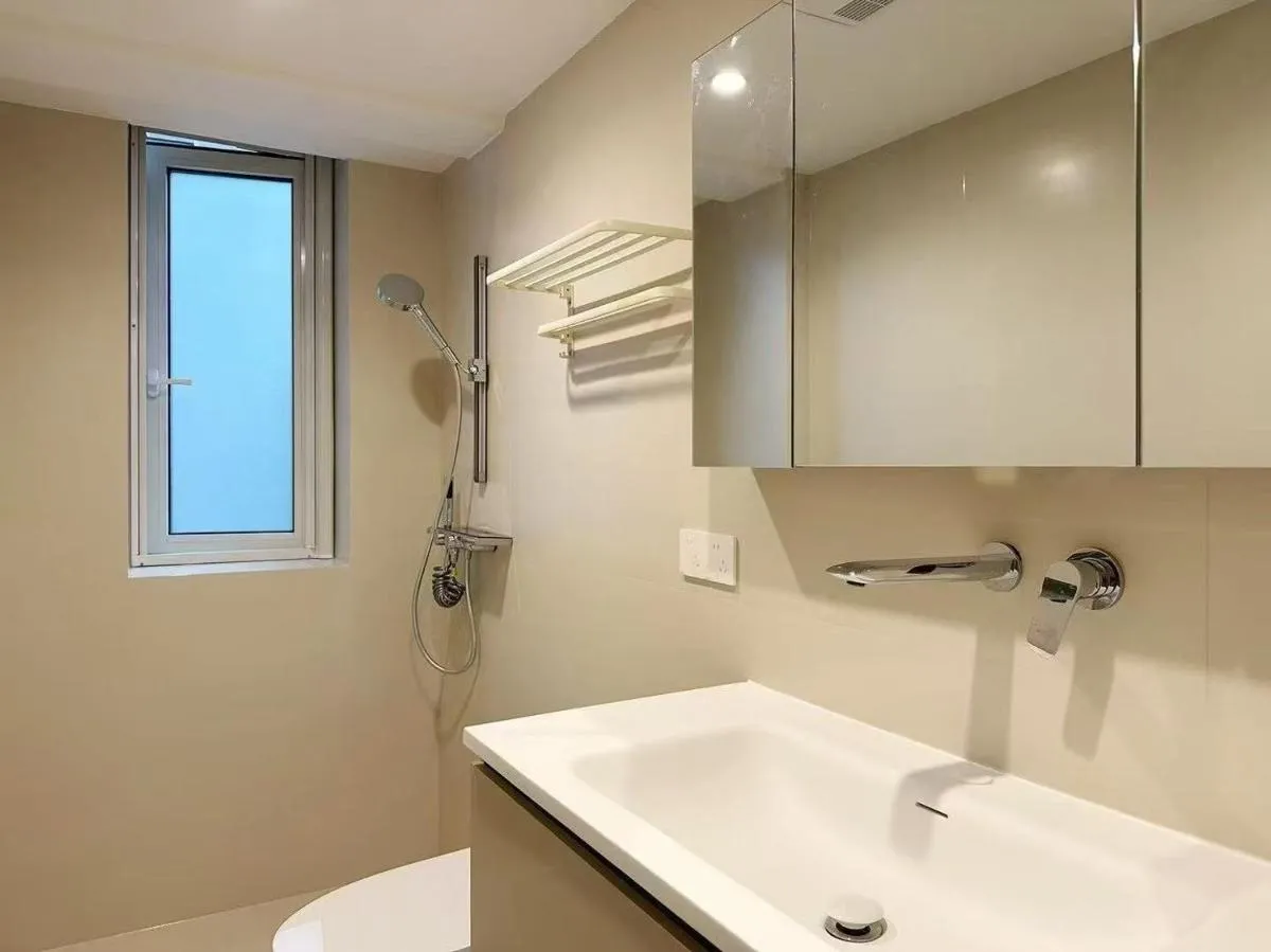 Image 1 of Sunny Abode 中远A 2Bedroom river view near Suzhou River