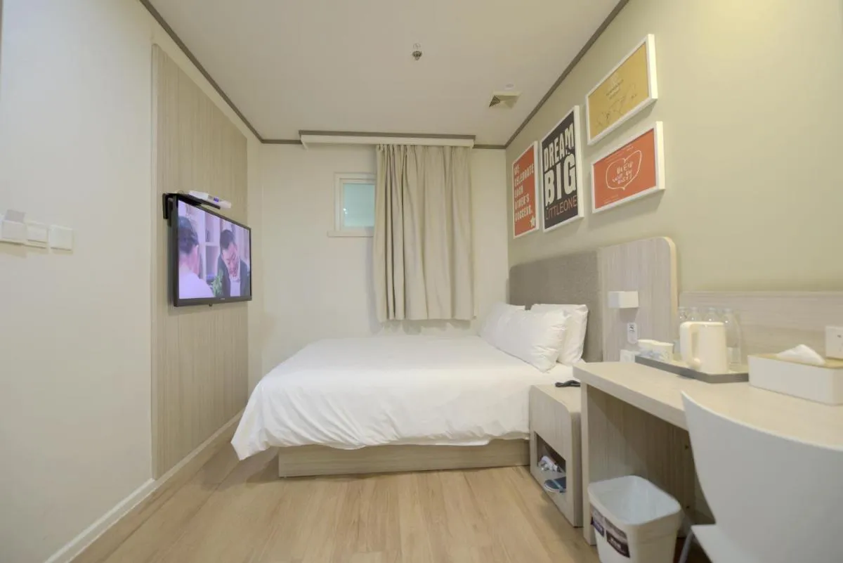 Image 3 of Tours NECC Hongqiao Qibao Ancient Town Hotel