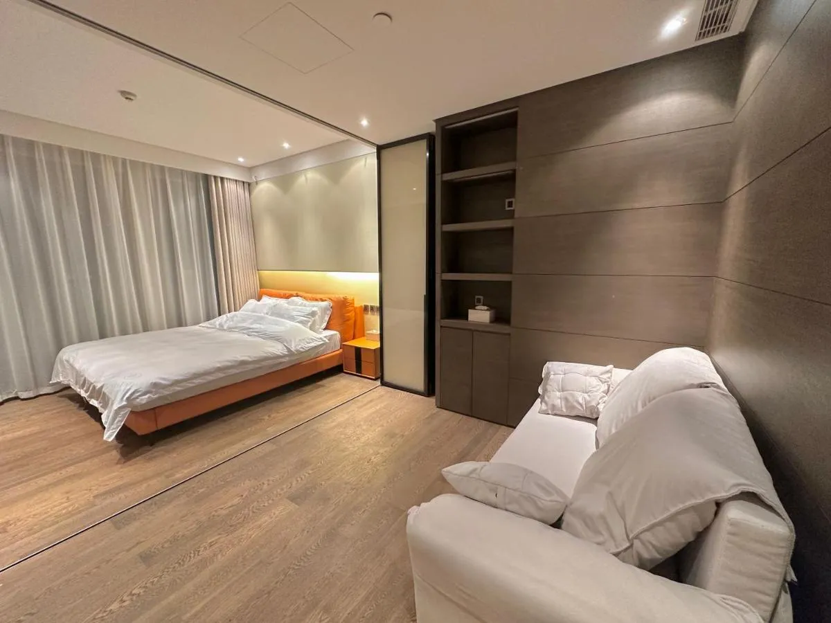 Image 1 of ZHome-Deplex luxury apartment-Near The Bund