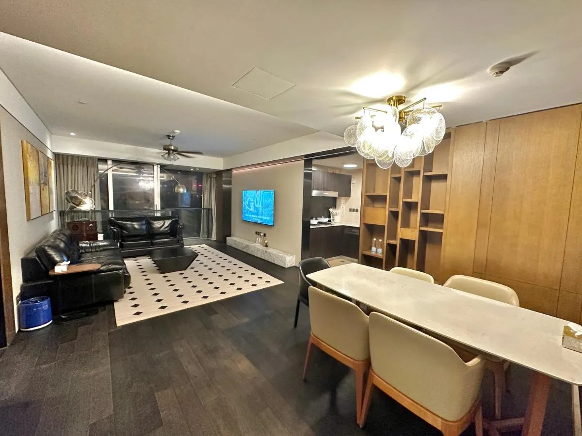 Image 4 of ZHome-Luxury Three-bedroom Suite-Near the Bund