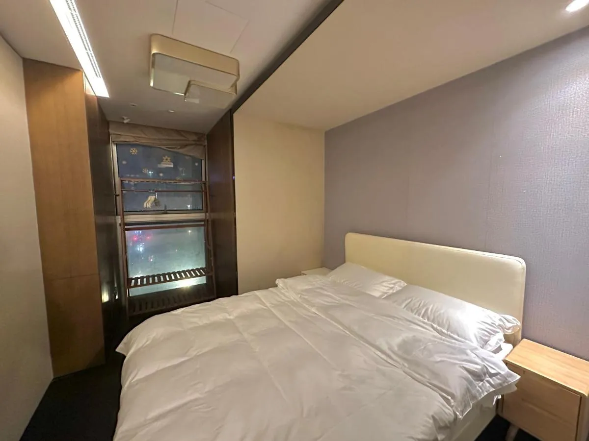 Image 5 of ZHome-Luxury Three-bedroom Suite-Near the Bund