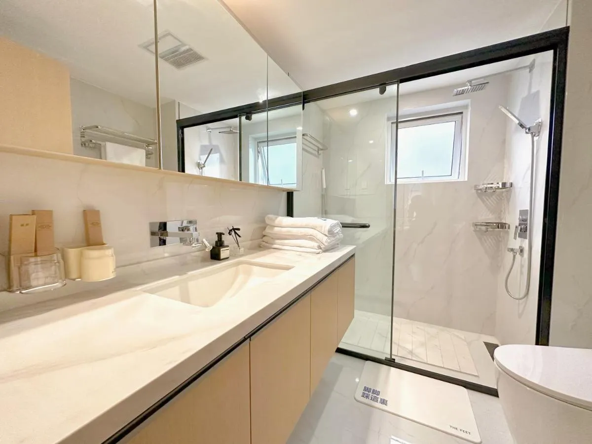Image 2 of ZHome-Modern 3 bedrooms apartment – near NanJing Road